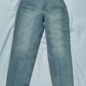 H&M DIVIDED Loose Mom Jeans.